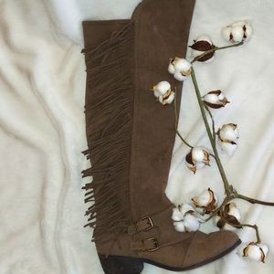 Fringe tan boots